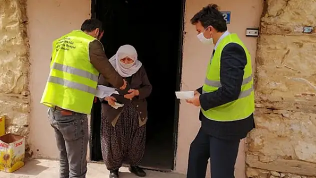 Beyşehir'de Vefa ve Sosyal Destek Grubu sokağa çıkma yasağında da mesaide