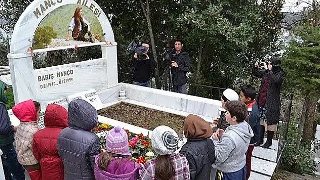 Barış Manço ölümünün 16. yılında anıldı