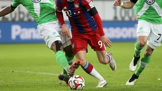 Oruç tutan futbolculara engel