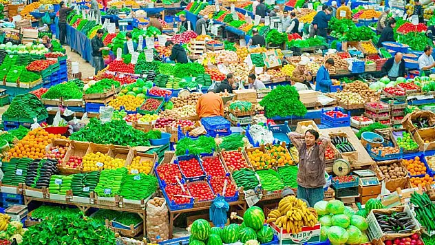 Soğuklar ve yağışlar sebzeyi vurdu