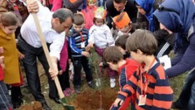 Seydişehir'de ana sınıfı öğrencileri fidan dikti