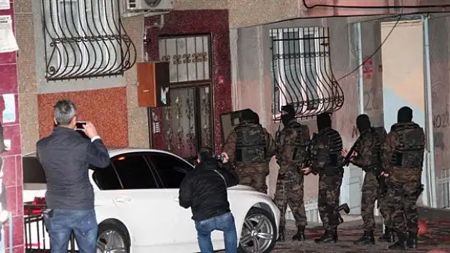 İstanbul'da şafak operasyonu