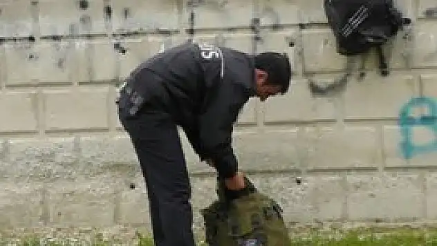 Şüpheli çantalardan yiyecek çıktı