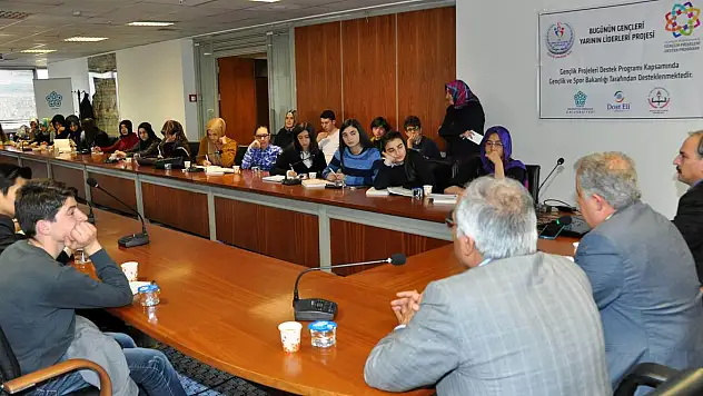 Yarının liderlerine ilk ders Rektör Şeker'den