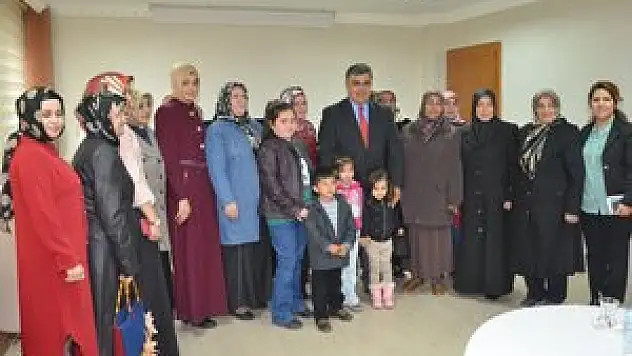 AK Partili kadınlardan Başkan Özgüven'e ziyaret