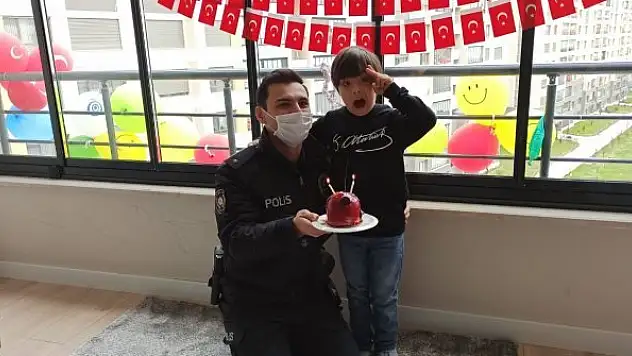 Polisten örnek davranış