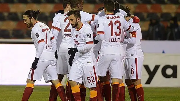 Aslan deplasmanda sevindi