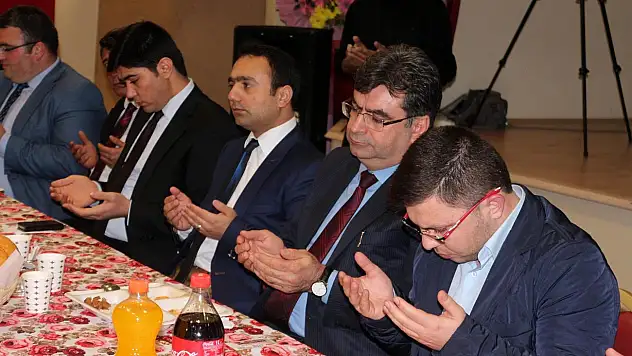 Bakan Yardımcısı Erdem Yunak'ta eğitimcilerle buluştu