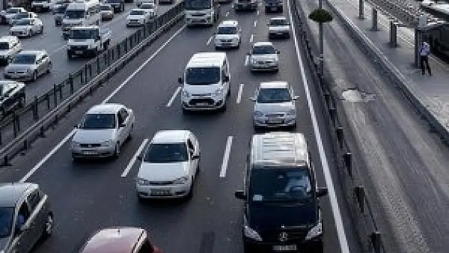 Trafiğe kayıtlı araç sayısı yüzde 4,95 arttı