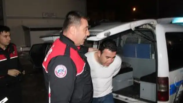 Kapkaç yaptığı çantayı kaptırdı, geri dönünce yakalandı