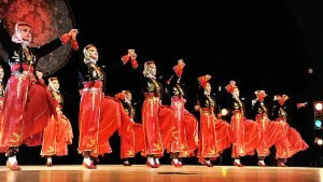 Devlet halk dansları topluluğu Konya'ya geliyor