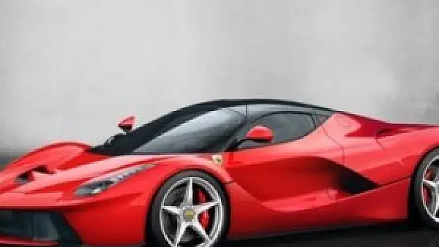 Kahvaltıdan önce gelen Ferrari'yi kapar