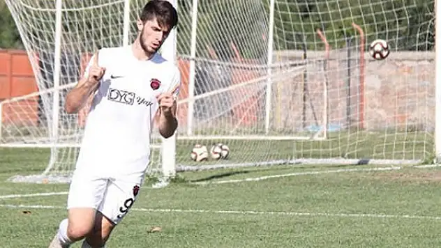 Fenerbahçe'de ilk transfer! Sırada Barış var