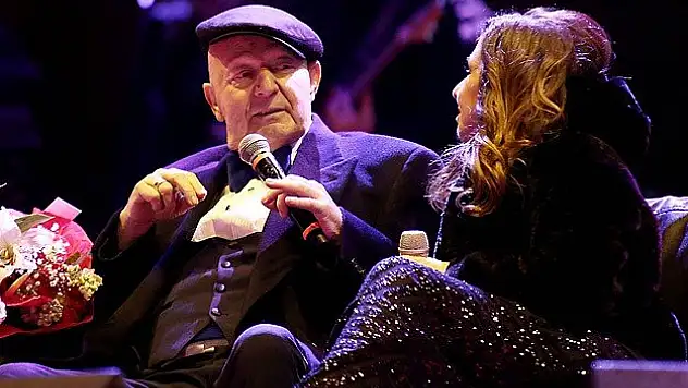 Kayahan ve Nilüfer yıllar sonra aynı sahnede