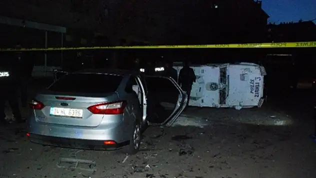 Diyarbakır'da kaza: 3'ü polis 4 yaralı