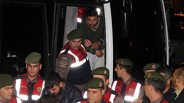 Özgecan'ın katil zanlıları adliyeye sevk edildi