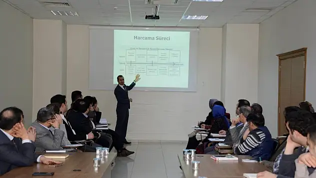 Meram'da eğitim seminerleri sürüyor