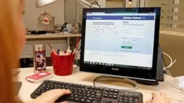 İşyerinde Facebook'a girenler dikkat
