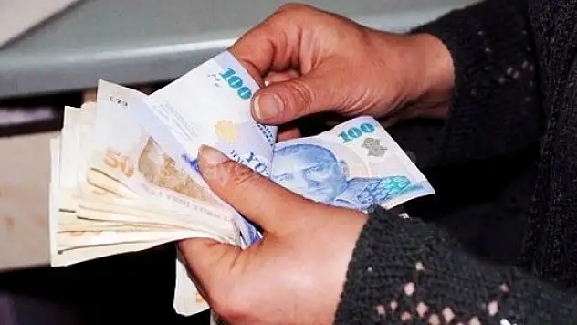 Paralarını almak için şubelere koştular ama...