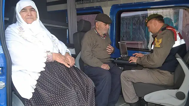 Jandarma hizmeti ayağa götürüyor