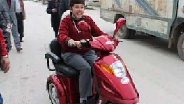 Mutluluğu gözlerinden okundu