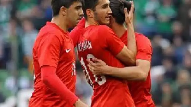 Aylık 10 bin TL'ye oynuyor!