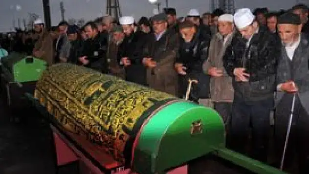 Biri çocuk 4 kişi toprağa verildi