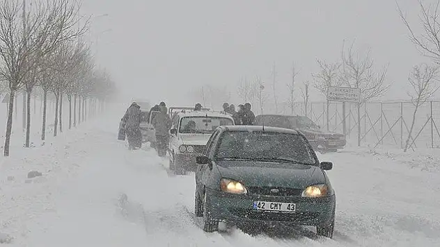 Konya'nın diğer illerle karayolu bağlantısı kesildi