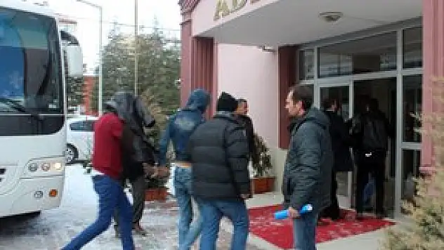 Zehir tacirlerine yönelik operasyonda 12 tutuklama