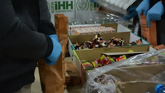 Konya İHH'dan kamplara kumanya yardımı