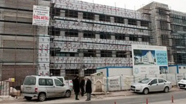 İnşaattan düşen işçi hayatını kaybetti