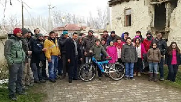 Mavi Bisiklet'in başrol oyuncusuna mavi bisiklet