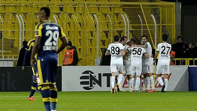 Fenerbahçe evinde yenildi