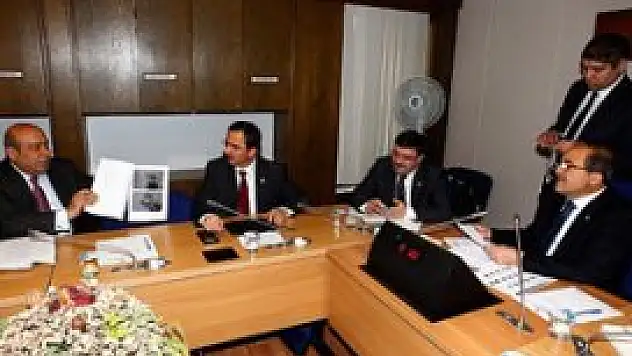 'Yasa dışı dinleme yaygın olarak var'