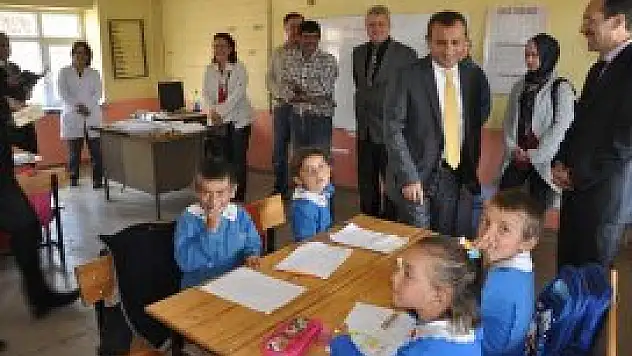 ''Oku kitabını al altını''