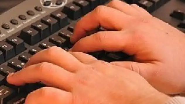 Türkçe'ye uygun ''E klavye''