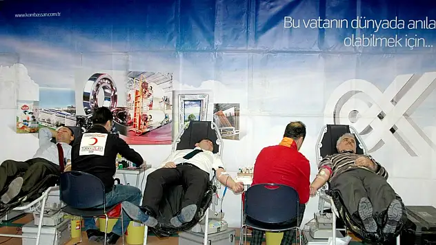 KOMBASSAN'dan kan bağışı