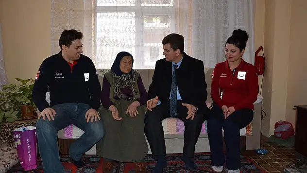 Küçükkendirci hastaları evlerinde ziyaret etti