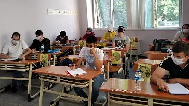 'Gençlerimizin çalışmalarının boşa gitmeyeceğine inanıyoruz'