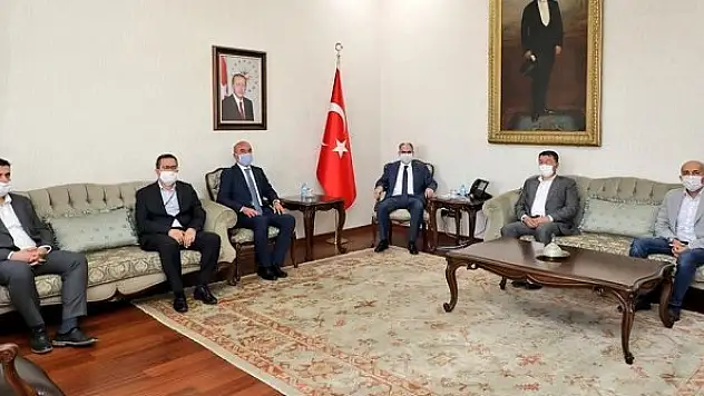 AK Parti'den Vali Özkan ve Tuğgeneral Uslu'ya ziyaret