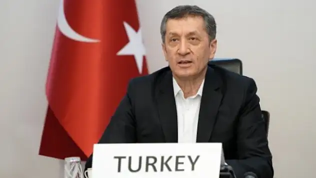 Bakan Selçuk: Çevirim içi öğrenme platformumuz zengindir