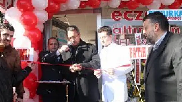 Genç Altınekin Eczanesi açıldı