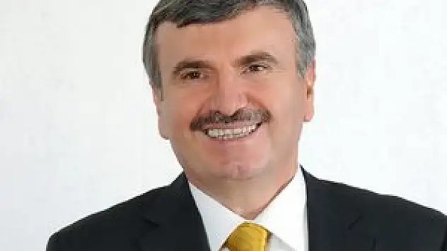 Akyürek'ten kadınlara müjdeli kutlama