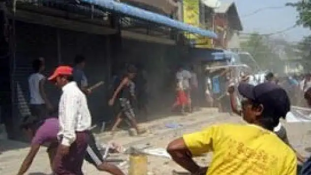 Myanmar'da müslüman kıyımı devam ediyor:43 ölü