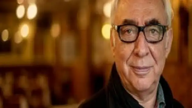 Öğretmen Şener Şen Muş'ta tahta başında