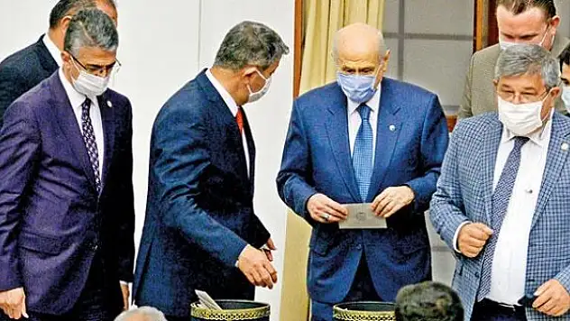 TBMM'de bir ilk yaşandı, Bahçeli İyi Parti'nin önergesine 'kabul' oyu verdi