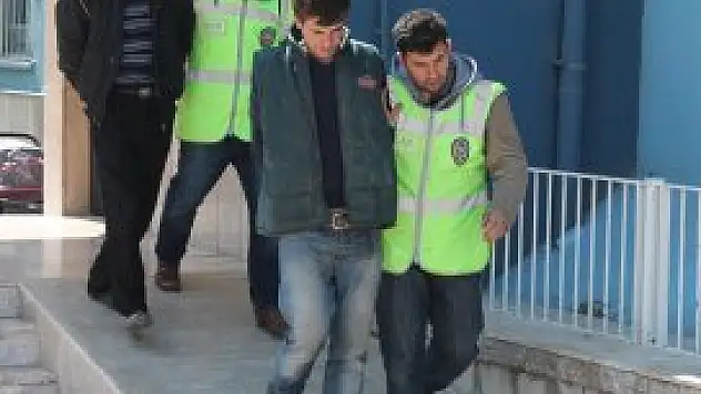 Sucuk, et, fasulye çaldılar