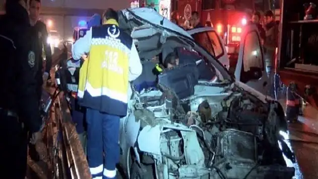 TEM'de feci kaza: 2 ölü