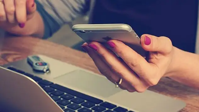 Artan bilgisayar ve telefon kullanımı göz sağlığını tehdit ediyor