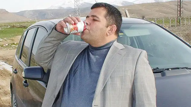 Bu adam 19 yıldır su içmiyor